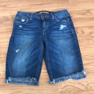 Joe’s Jean Denim Frayed Shorts The Finn Size 24